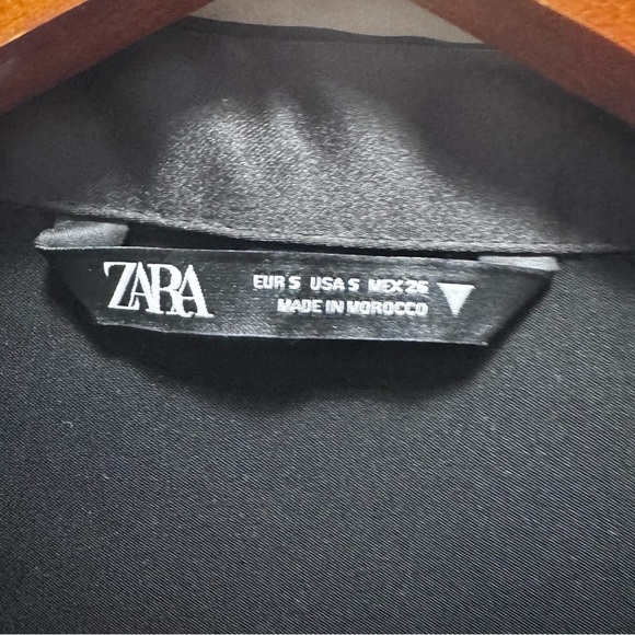 Zara Satin Effect Tied Top Black Size Small - Picture 6 of 13